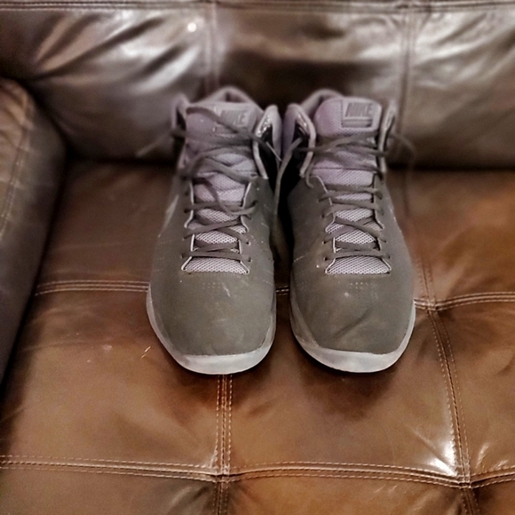 Mens Black Nike Shoes - Picture 2 of 4